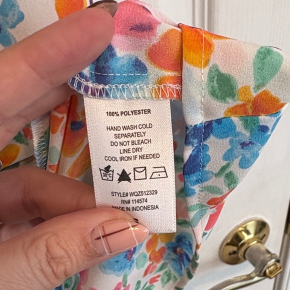 Floral Ruffle Sleeve Top - Picture 4 of 7